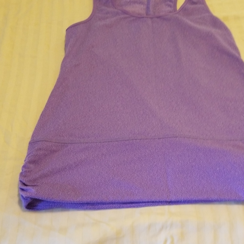 Workout top - Picture 2 of 3